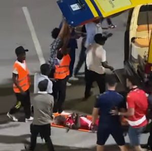 Stéphane Aziz Ki évacué à l’hôpital lors d’Azam FC – Wydad AC (Coupe de la Confédération de la CAF)