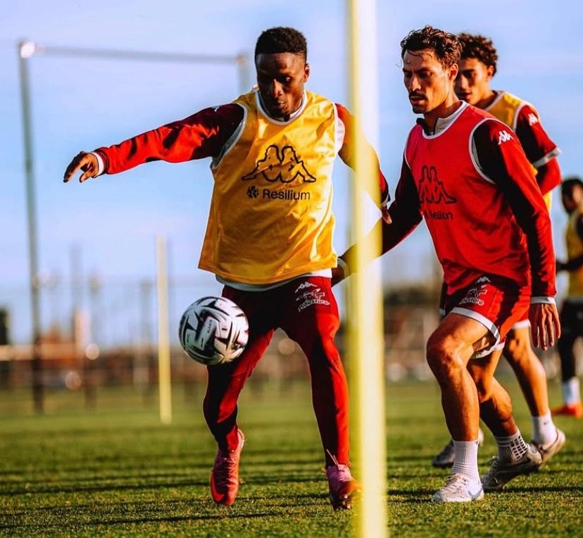 Bouna Sarr training with Metz but no deal planned, says Le Mignan