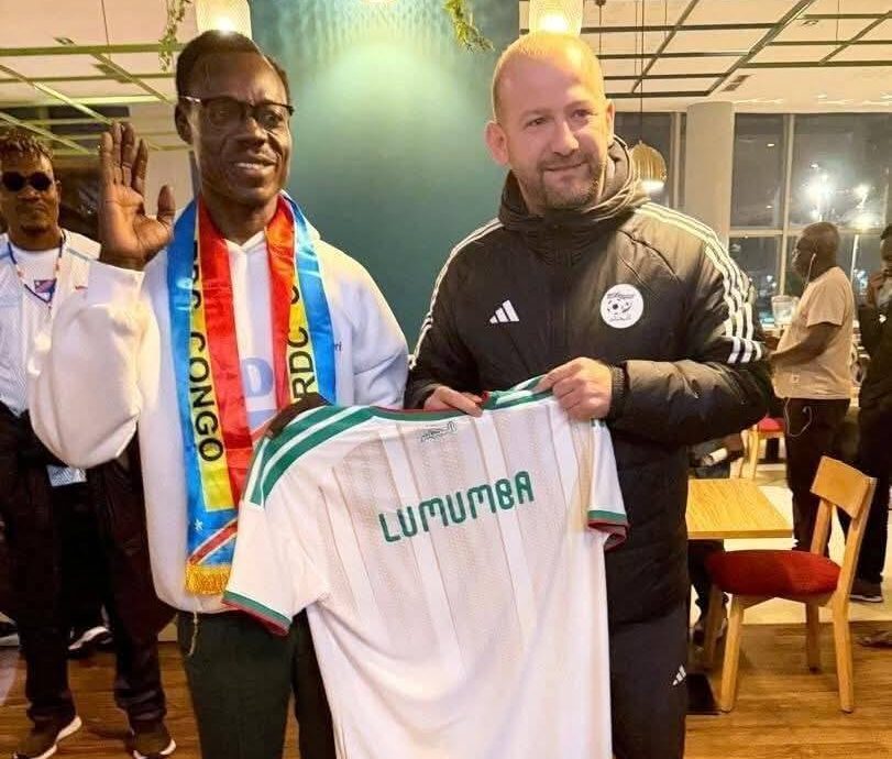Algeria national team gifts shirt to DR Congo fan Kuka Muladinga “Lumumba” after AFCON exit