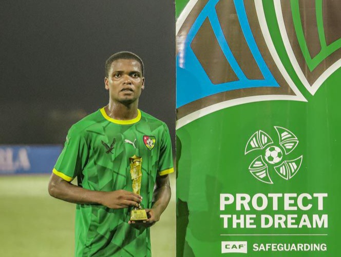 Glo Marius : Le jeune talent togolais frappe à la porte d’un géant tunisien