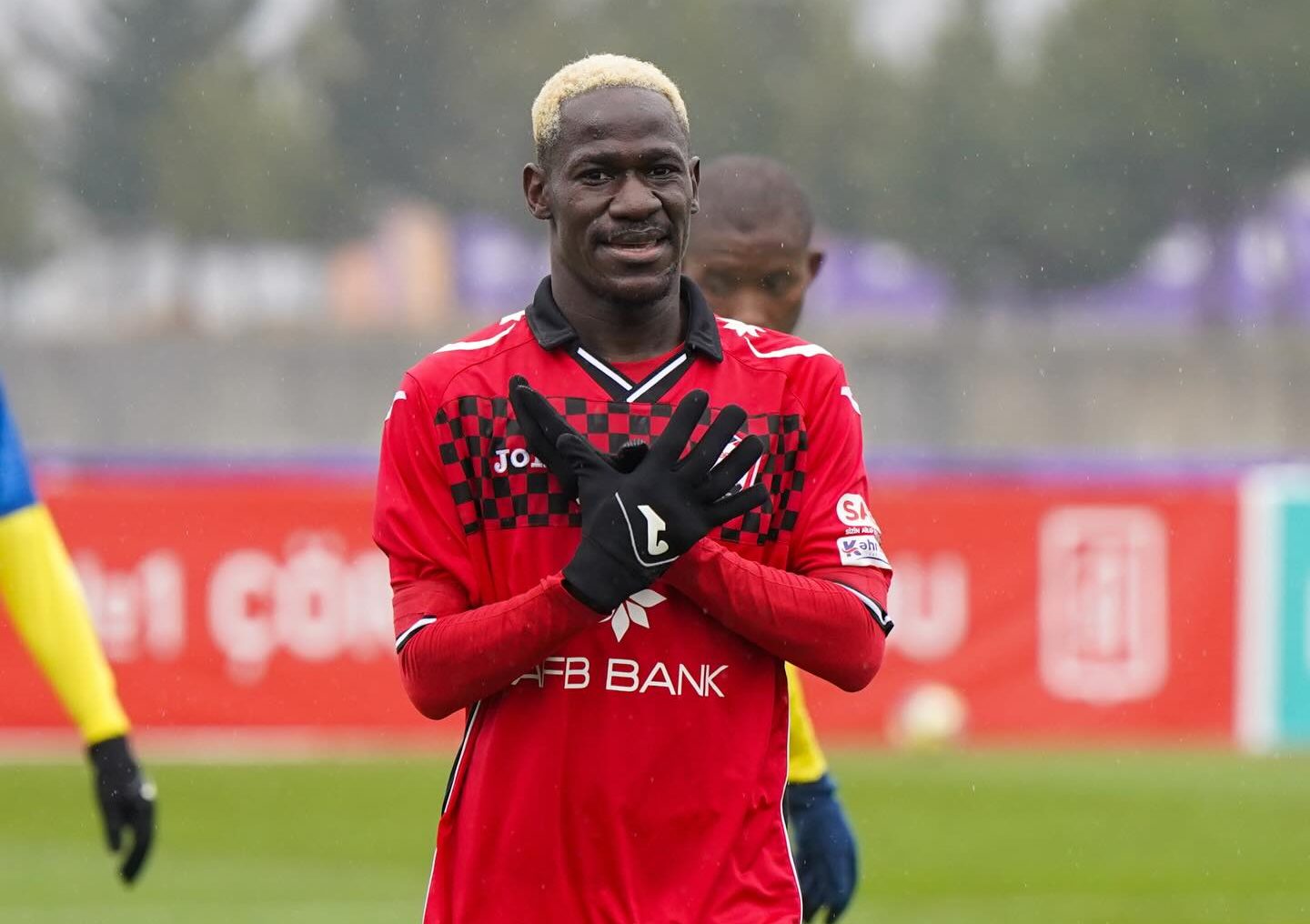 Domi Massoumou scores a hat-trick in Azerbaijan