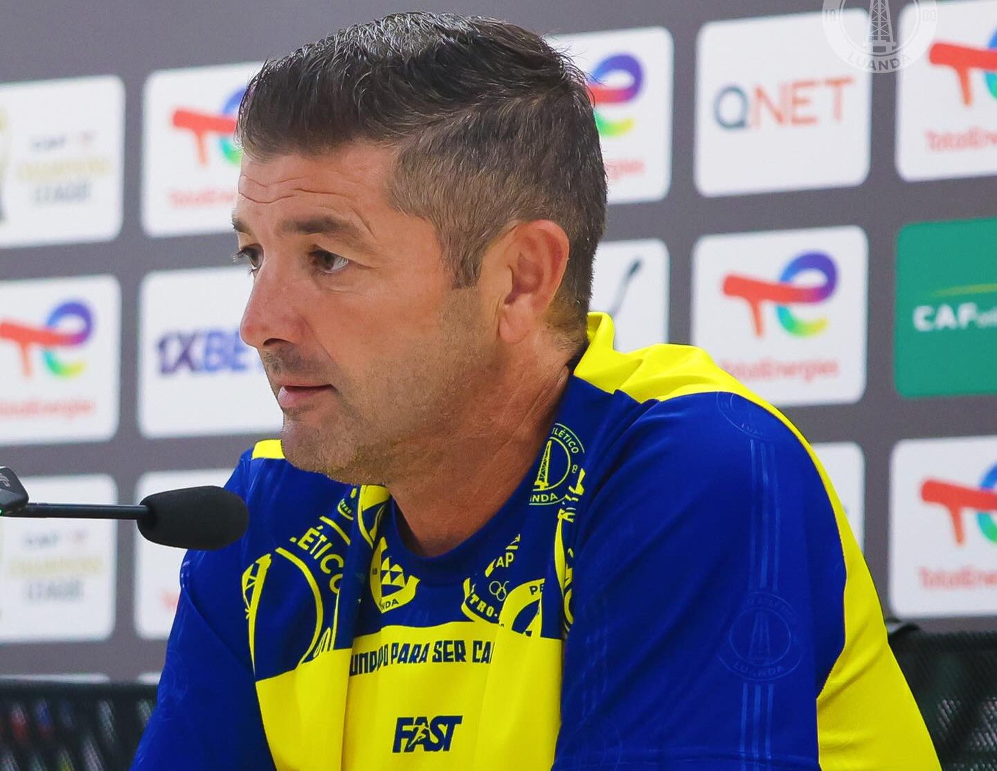 Ex-Barcelona coach dumps Petro de Luanda