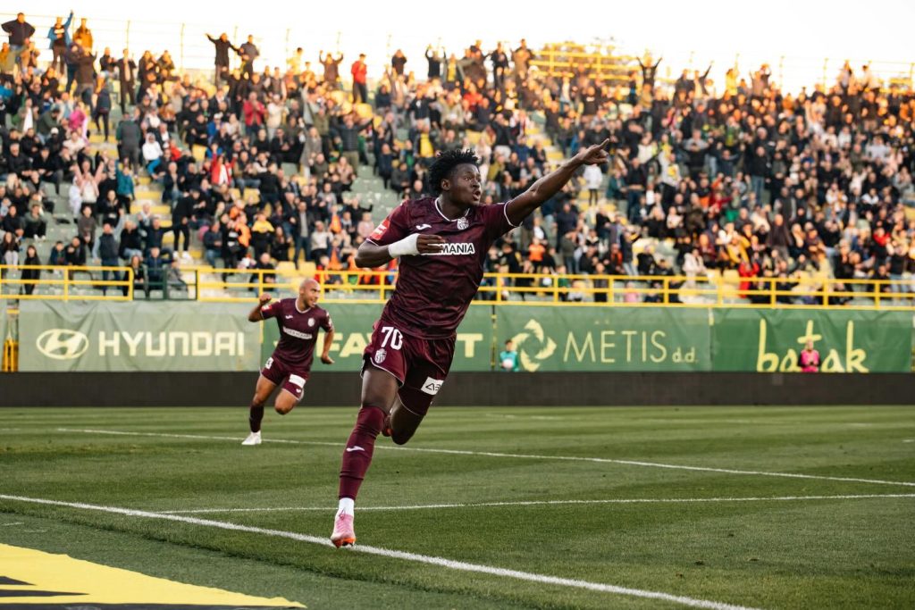 Salim Lawal Completes Transfer To Czech Giants Viktoria Plzeň