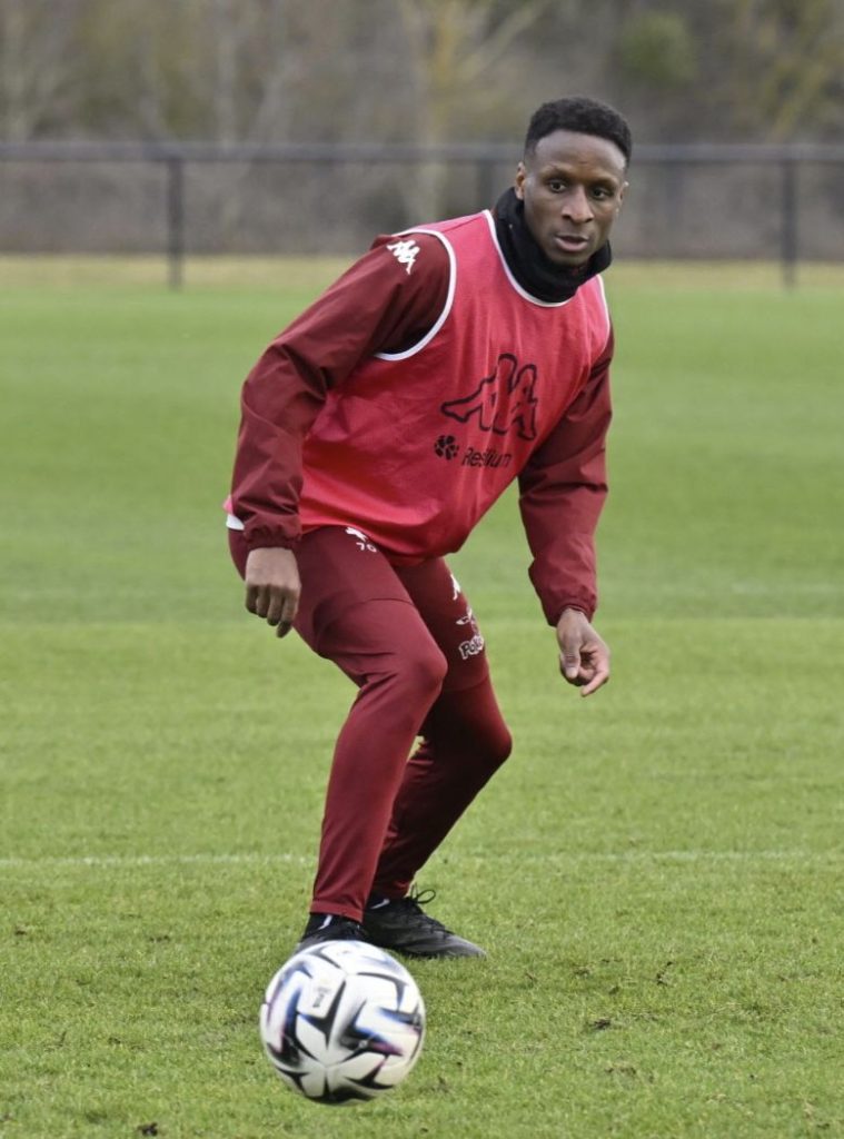 Bouna Sarr Finally Makes Metz Debut In Loss At Psg