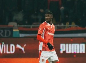 Kennedy Boateng signe un doublé et propulse Dinamo Bucarest vers une victoire héroïque