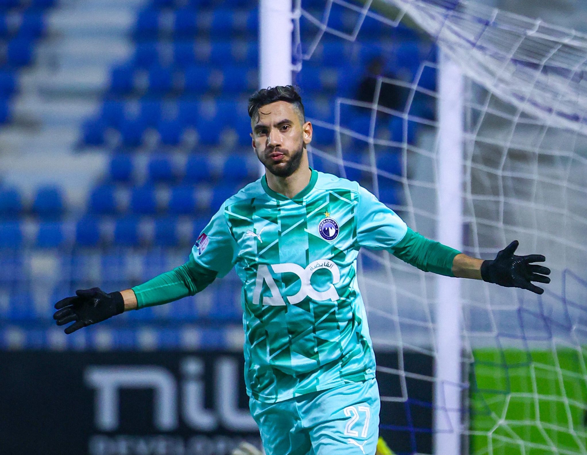 Watch – Pyramids cruise past Ghazl El Mahalla to go joint top of the Egyptian League