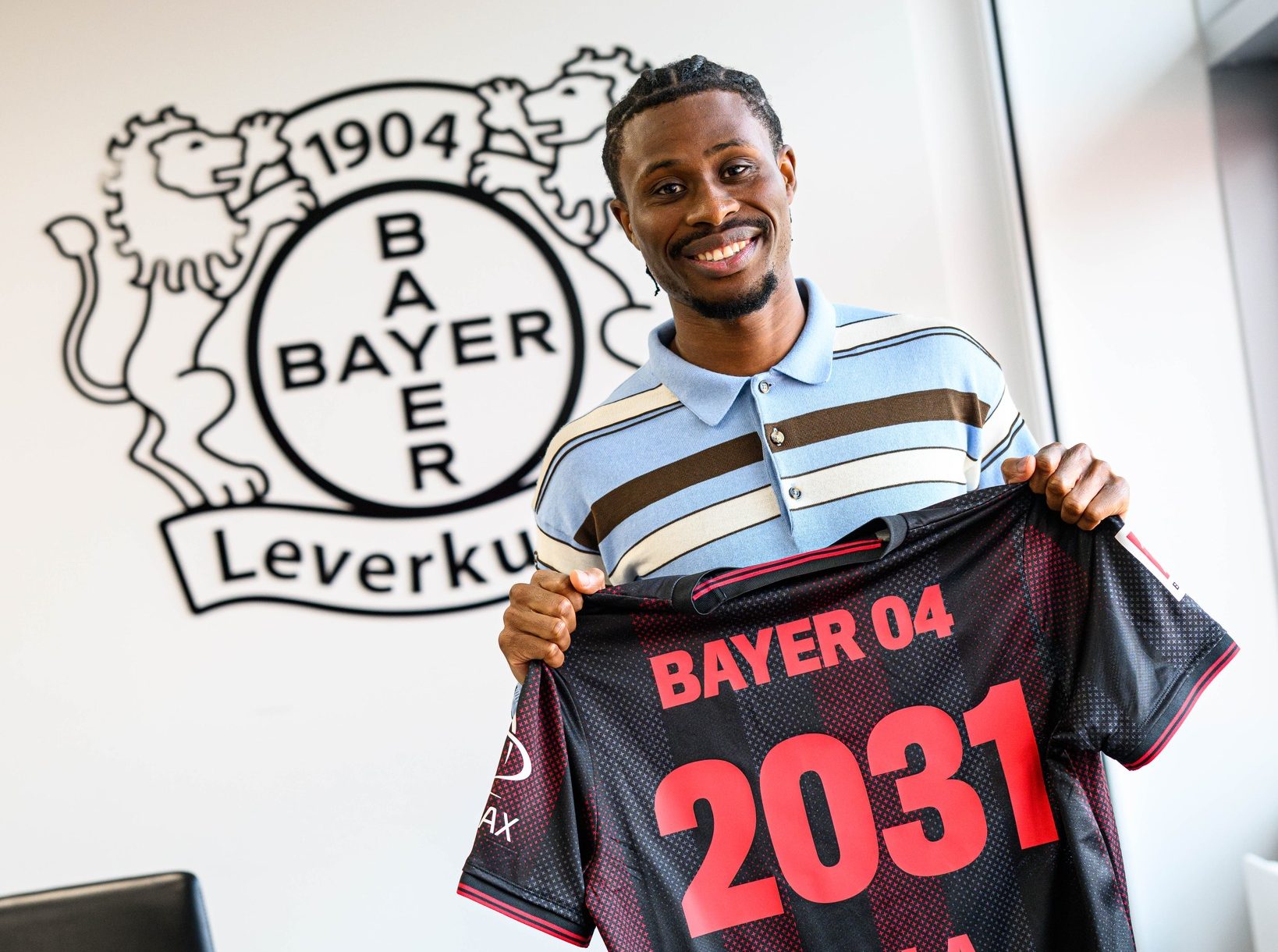 Nathan Tella signs contract extension with Bayer Leverkusen