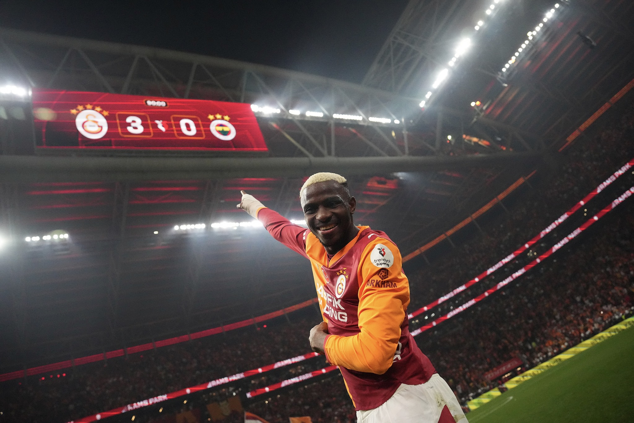 Victor Osimhen returns to scoring form in Galatasaray’s derby victory