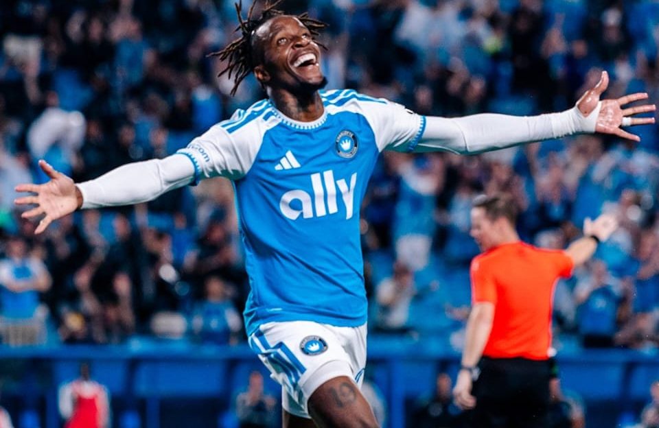 Wilfried Zaha turns back the clock with late winner