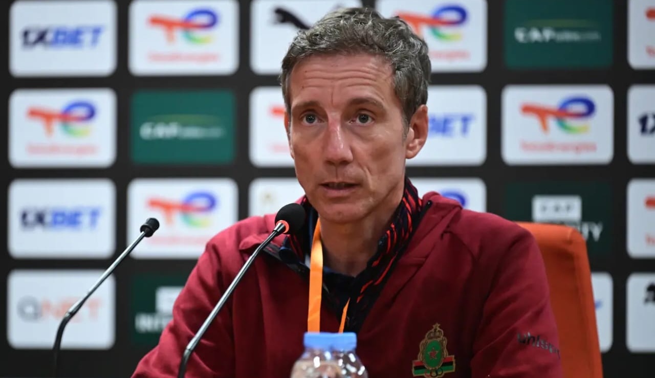 AS FAR coach Santos wary of Sundowns threat