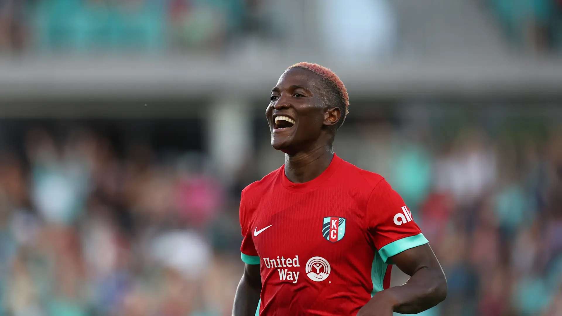 Temwa Chawinga smashes goal drought with stunning NWSL hat-trick